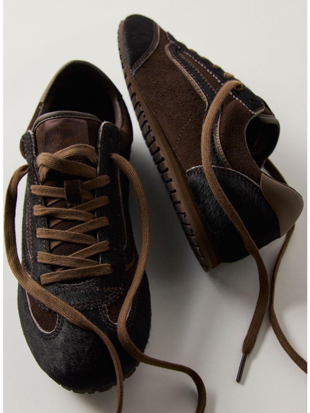 Vans Super Lowpro
Texture Sneakers - size 7 woman’s